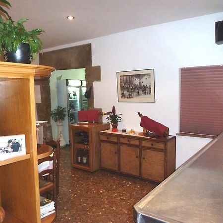 מלון Amer Restaurant Fonda Giralt מראה חיצוני תמונה