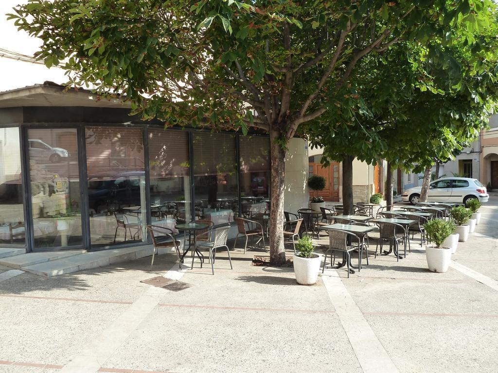 מלון Amer Restaurant Fonda Giralt מראה חיצוני תמונה