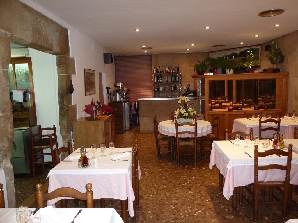 מלון Amer Restaurant Fonda Giralt מראה חיצוני תמונה