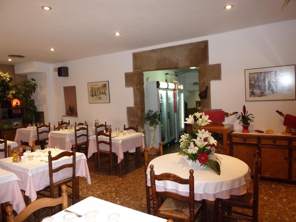 מלון Amer Restaurant Fonda Giralt מראה חיצוני תמונה