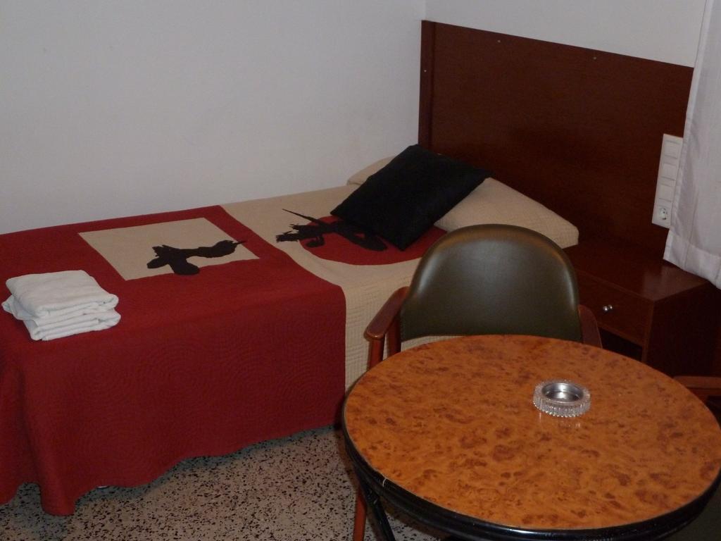 מלון Amer Restaurant Fonda Giralt חדר תמונה